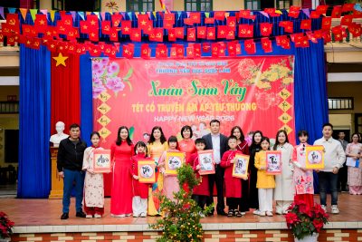 HOẠT ĐỘNG TRẢI NGHIỆM “XUÂN SUM VẦY – TẾT CỔ TRUYỀN ẤM ÁP YÊU THƯƠNG” TẠI TRƯỜNG TIỂU HỌC QUẤT LÂM
